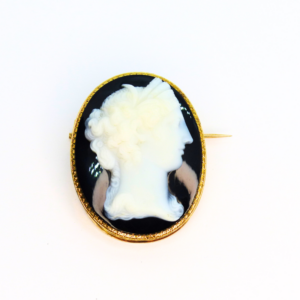 Broche laque portrait