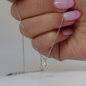 Collier puce diamant