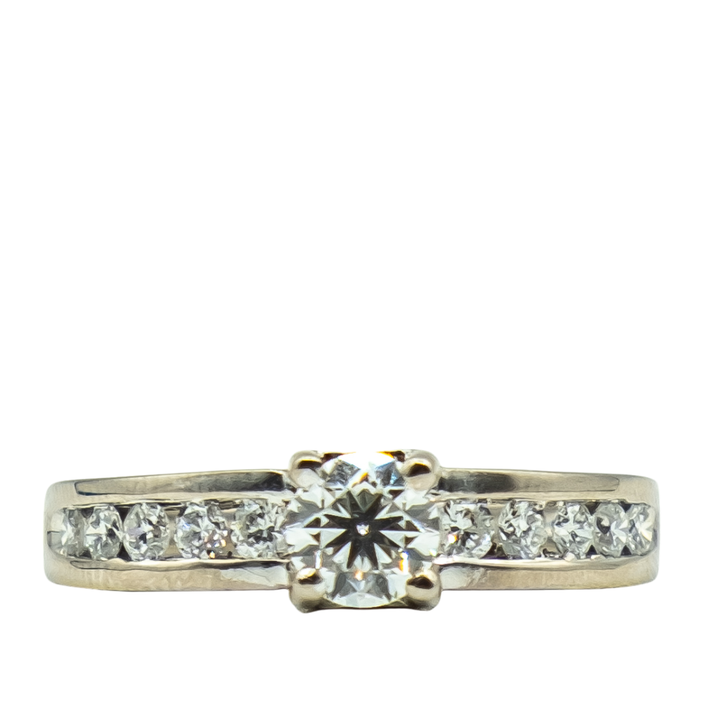 BAGUE EN OR BLANC ET DIAMANTS
