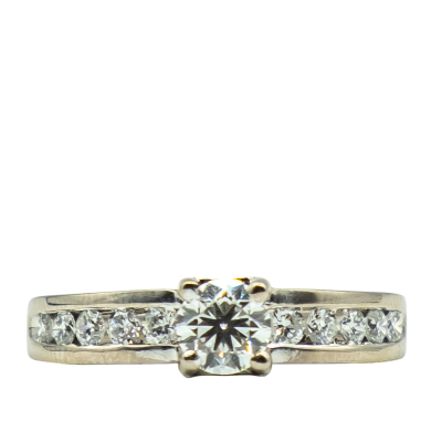 BAGUE EN OR BLANC ET DIAMANTS