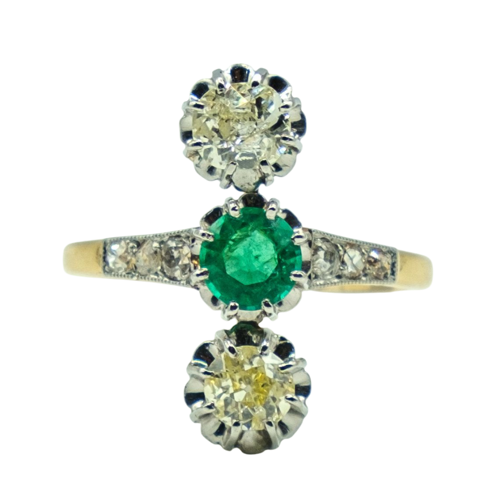 BAGUE EN PLATINE DIAMANTS ET ÉMERAUDE