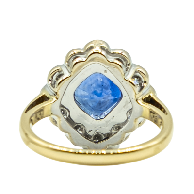 BAGUE EN OR JAUNE ET BLANC AVEC SAPHIR ET DIAMANTS – Image 3