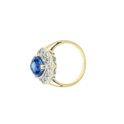 BAGUE EN OR JAUNE ET BLANC AVEC SAPHIR ET DIAMANTS – Image 2