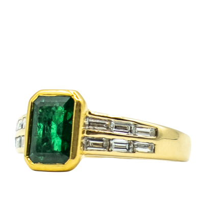 BAGUE EN OR JAUNE ÉMERAUDE ET DIAMANTS – Image 2