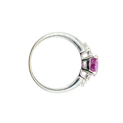 BAGUE EN OR GRIS AVEC SAPHIR ROSE ET DIAMANTS – Image 4