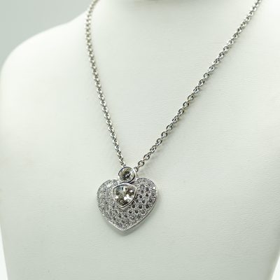 COLLIER EN OR GRIS ET PENDENTIF CŒUR DIAMANTS – Image 6