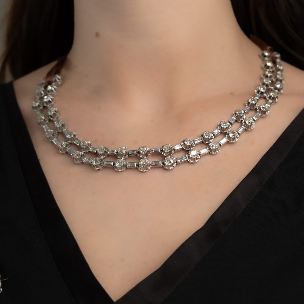 COLLIER MULTI-RANG EN PLATINE ET DIAMANTS