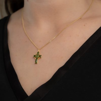PENDENTIF CROIX CELTIQUE EN OR JAUNE ET JADÉITE