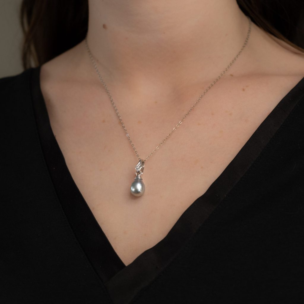 PENDENTIF AVEC PERLE DE TAHITI