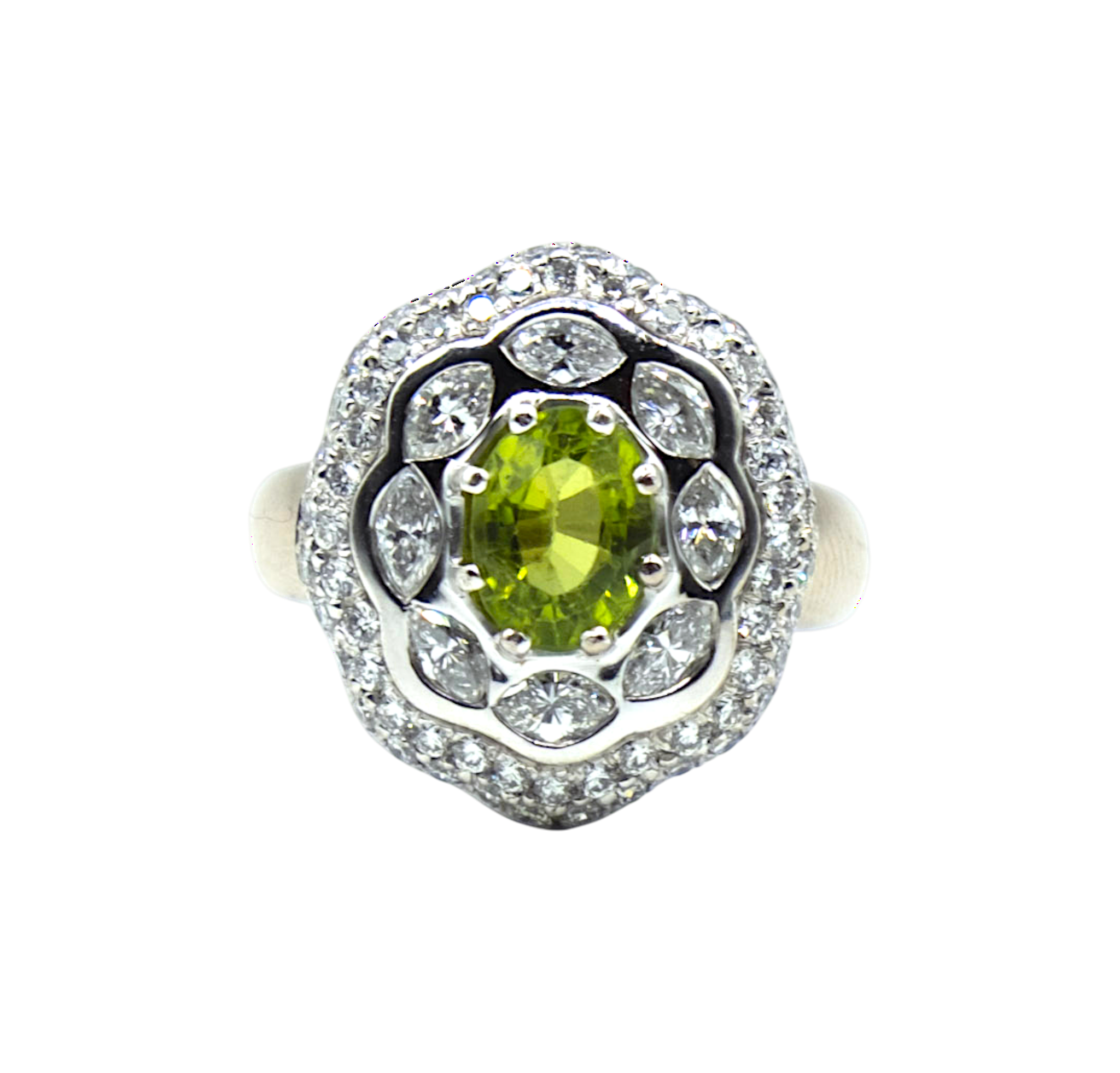 BAGUE ENTOURAGE PÉRIDOT CENTRAL ET DIAMANTS
