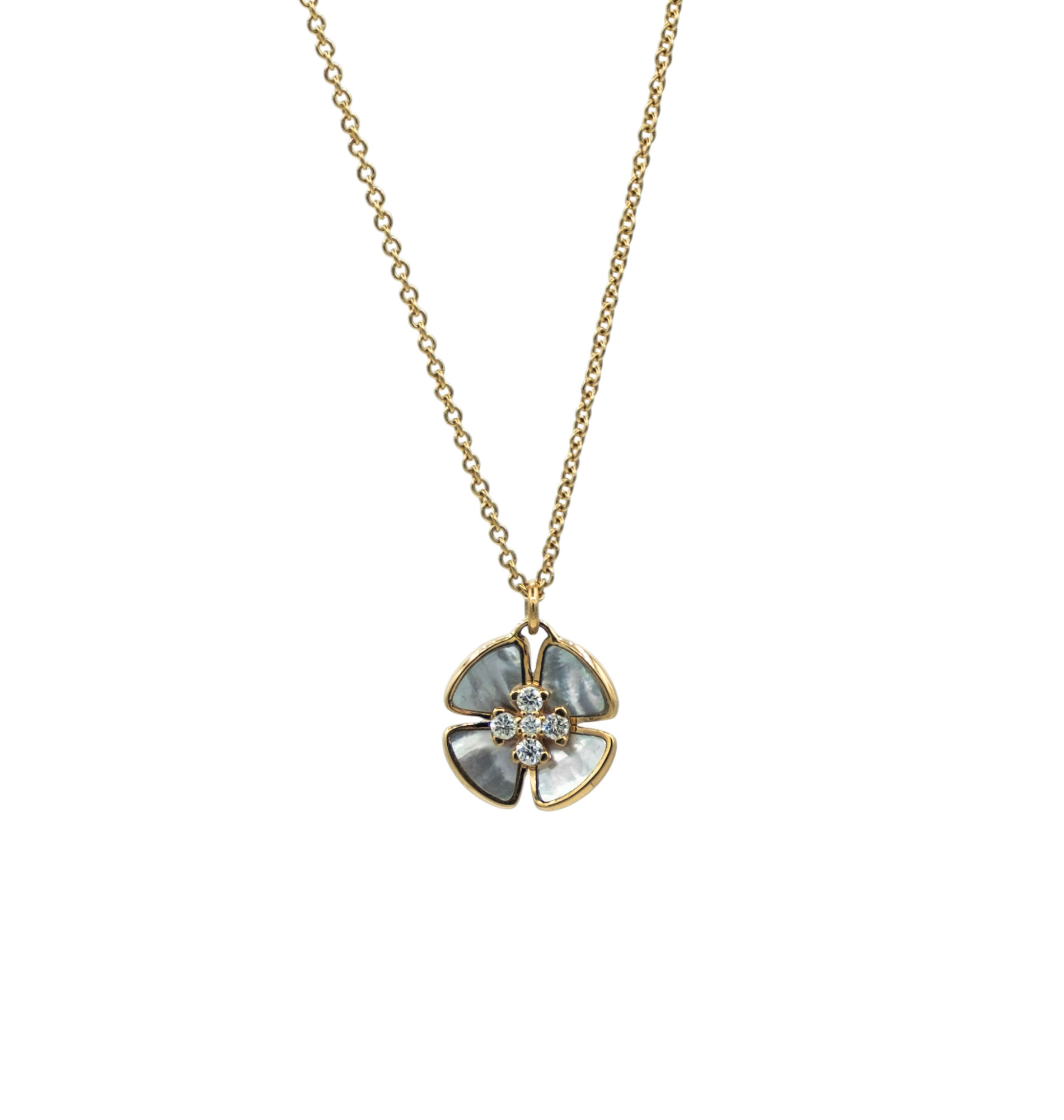 COLLIER OR JAUNE AVEC PENDETIF FLEUR EN NACRE ET DIAMANTS