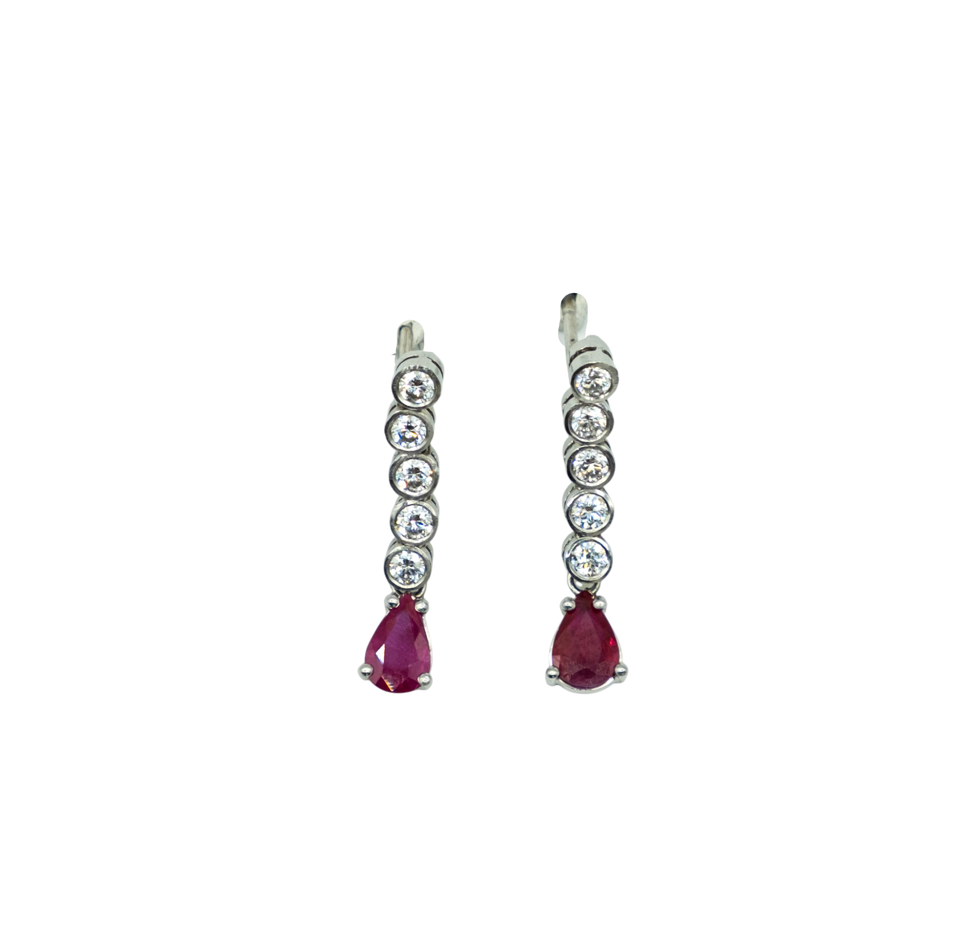 BOUCLES D'OREILLES PENDANTES EN OR GRIS RUBIS ET DIAMANTS