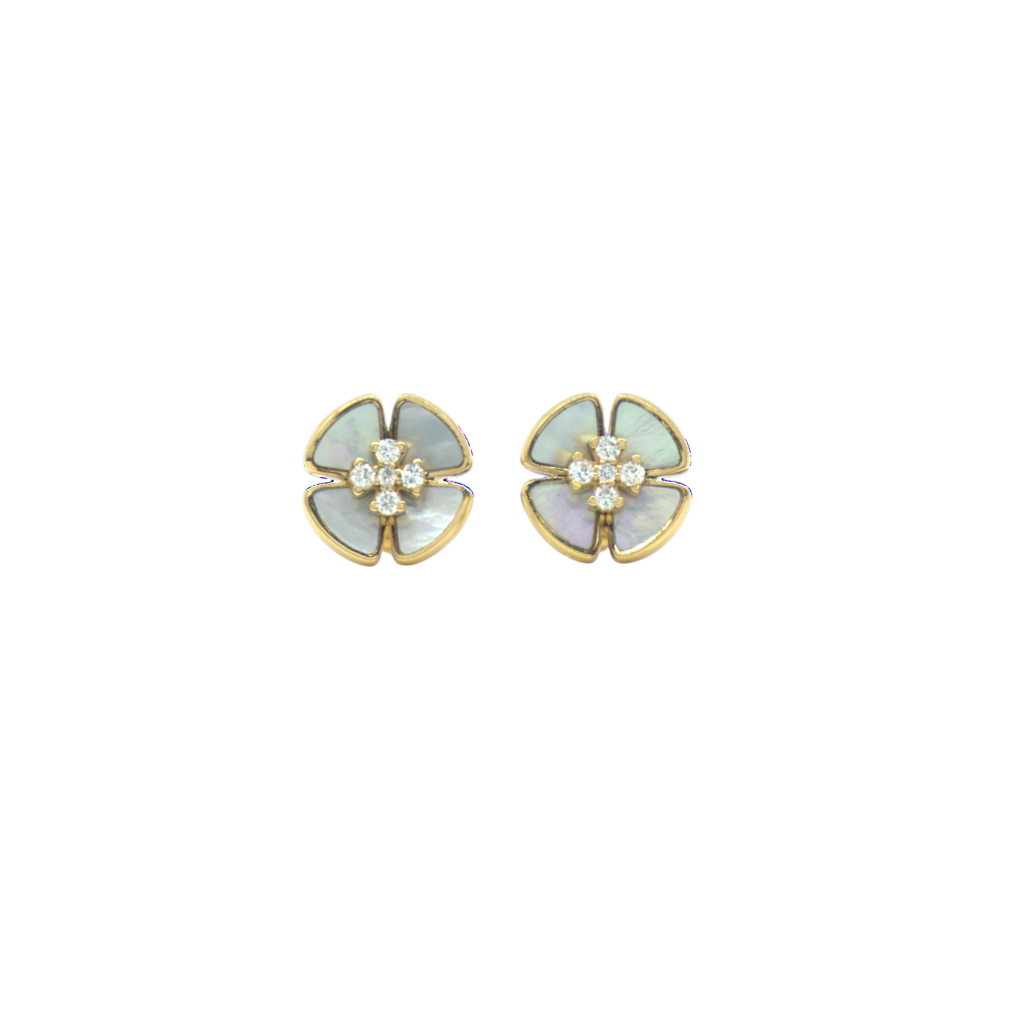 BOUCLES D'OREILLES FLEURS EN OR JAUNE, NACRE ET DIAMANTS