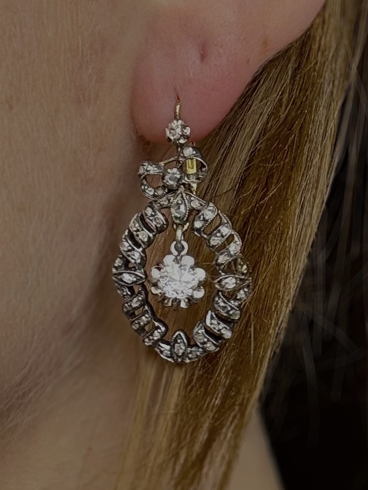 BOUCLES D'OREILLES PENDANTES ÉPOQUE XIXème AVEC DIAMANTS – Image 5