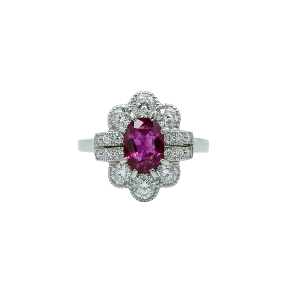 BAGUE ENTOURAGE PLATINE RUBIS ET DIAMANTS